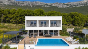 New Villa Casa Bella with sea views, 1.4km from the beach